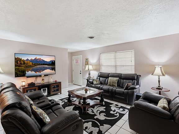 3rd image of 10922 Ivyridge Rd