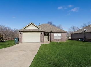 618 W Walnut St N, Collinsville, OK 74021