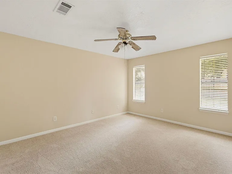 1712 Hazelwood St — Photo 17