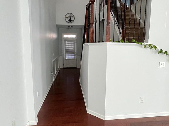 4th image of 421 Durants Neck Ln