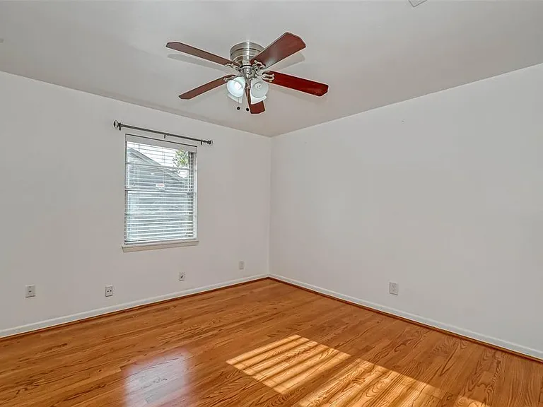 9139 Western Dr — Photo 11