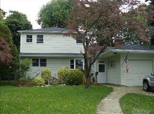 241 1st Ave, Massapequa Park, NY 11762