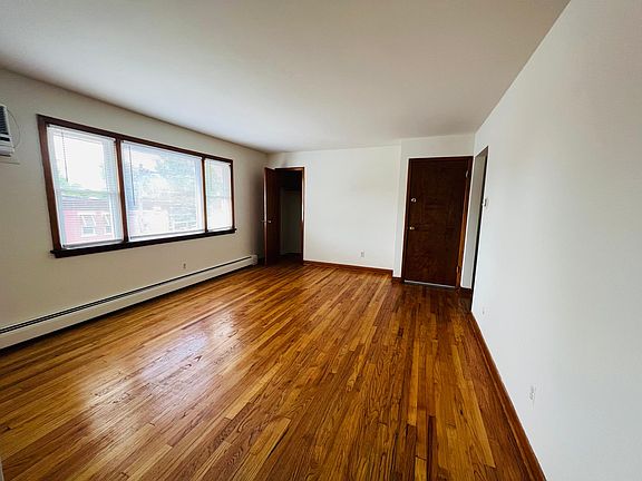 3rd image of 144 Outwater Ln #2