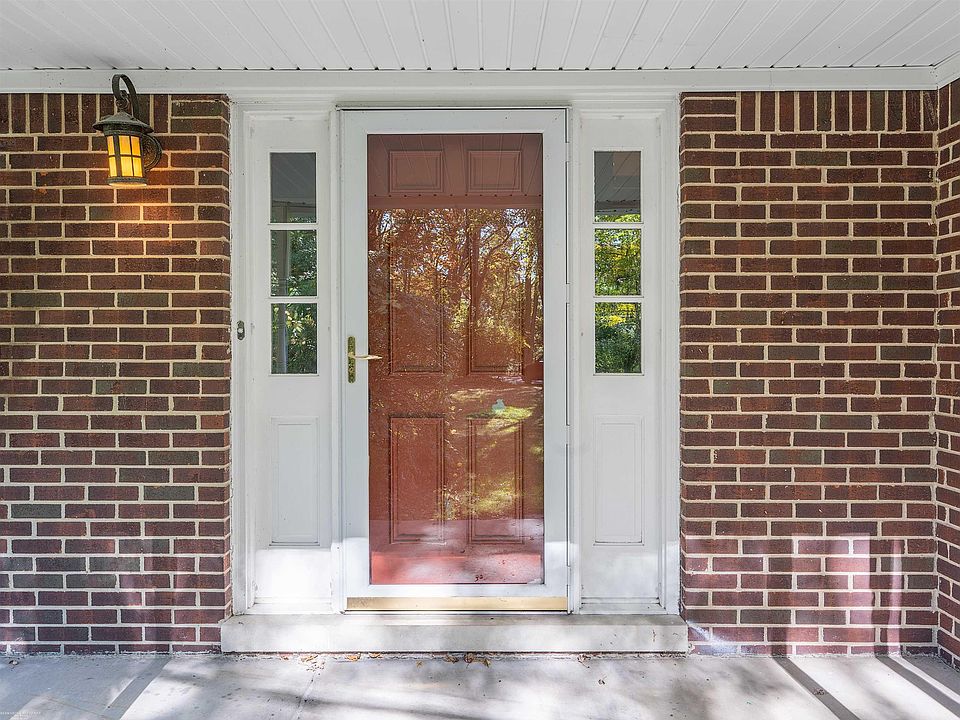 543 E Gunn Rd, photo 2