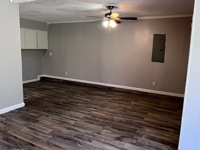 1243 Saturn St — Photo 9