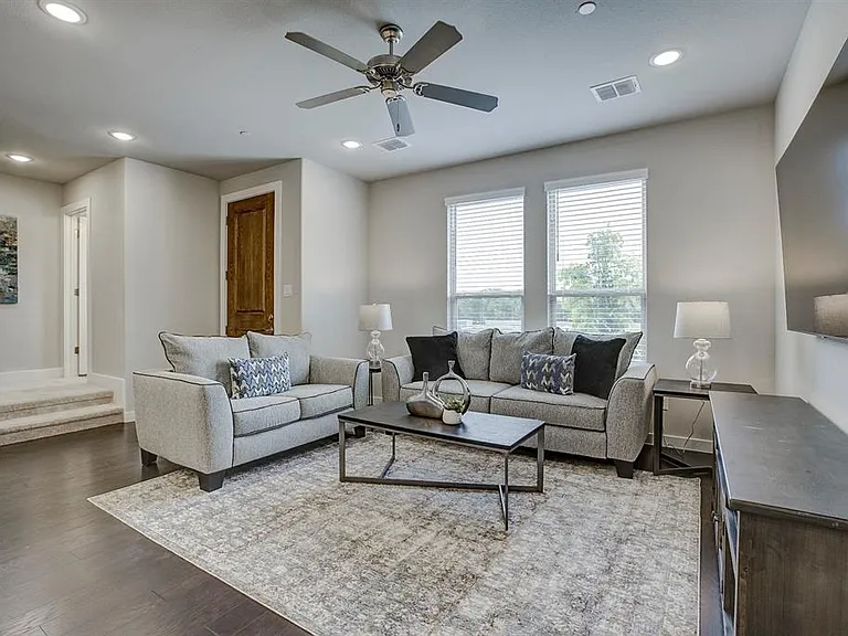 1317 Pebblebrook Dr — Photo 36