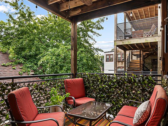 5th image of 2021 W Arthur Ave #2E