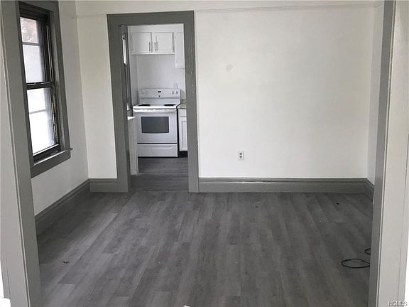 4th image of 205 W Parmenter St