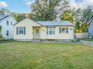 2326 E 11th St, Des Moines, IA 50316