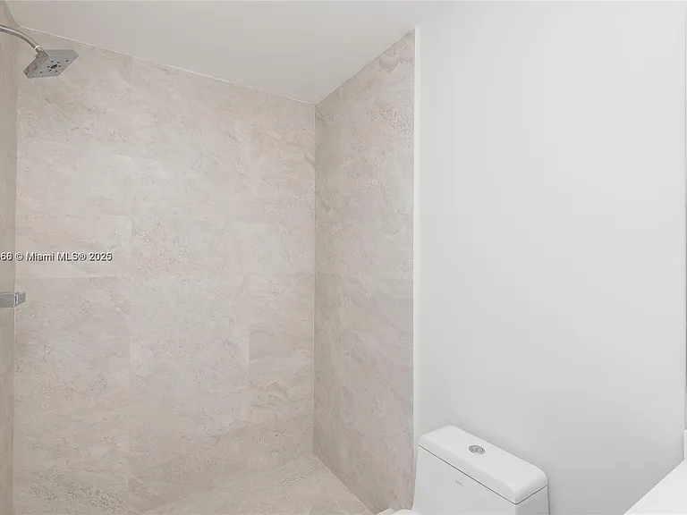 488 NE 18th St #1815 — Photo 11