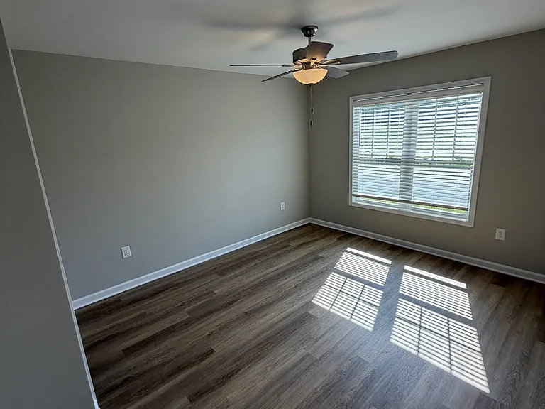 835 Middleton Rd — Photo 10