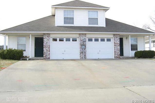 1st image of 1211 N Willow Dr