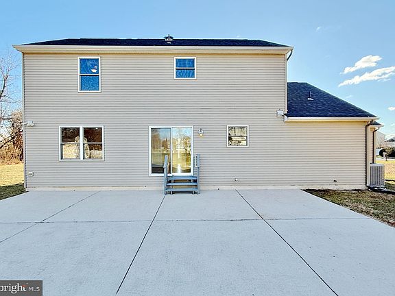5th image of 3214 Heritage Dr