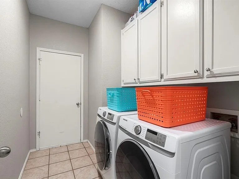606 Tyrone Dr — Photo 13