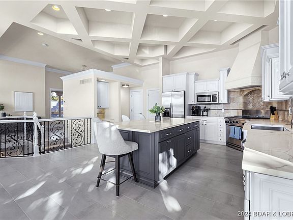 4th image of 1253 Summit Cir