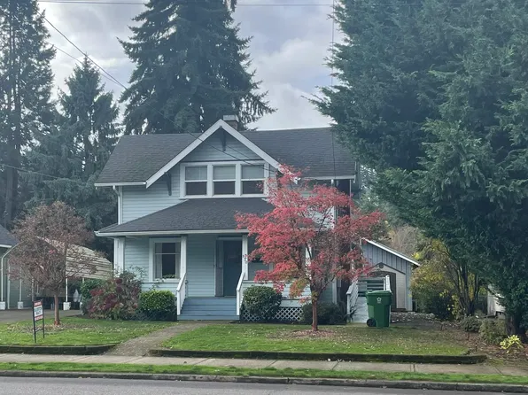 830 S Water St, Silverton, OR 97381