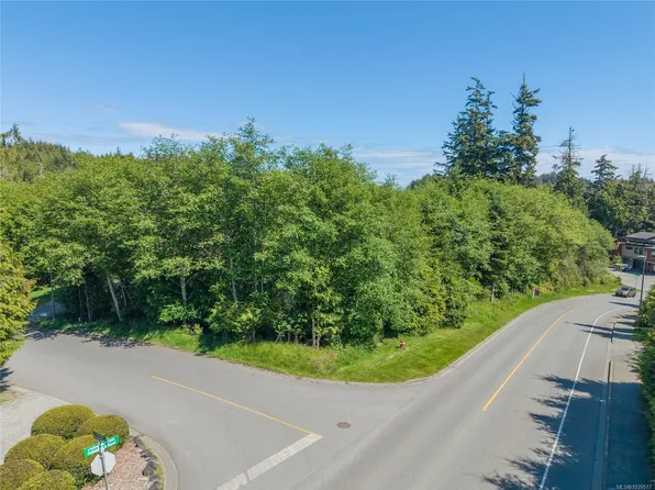 26 Boardwalk Blvd, Ucluelet, BC V0R 3A0
