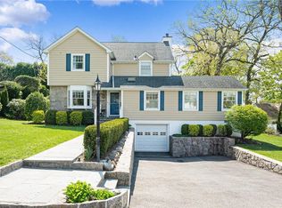 12 York Pl, Bronxville, NY 10708