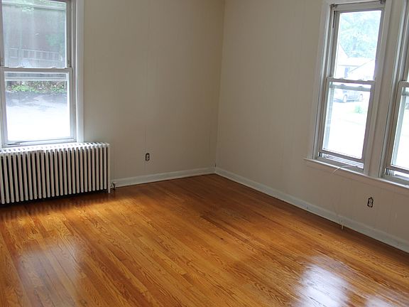3rd image of 88 W Washington Ave #1