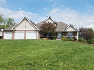 9742 Grace Edmond Ct, Meriden, KS 66512