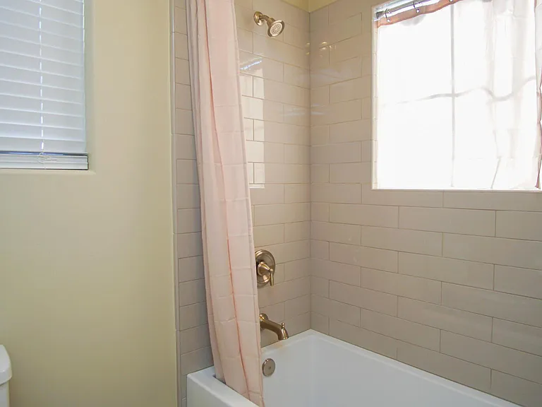 1005 Canyon Ln — Photo 25