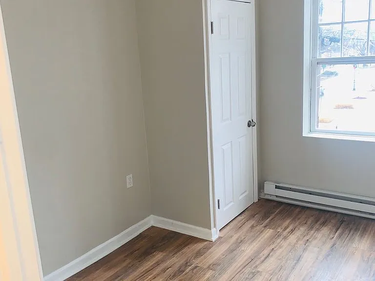 327 Market St — Photo 7