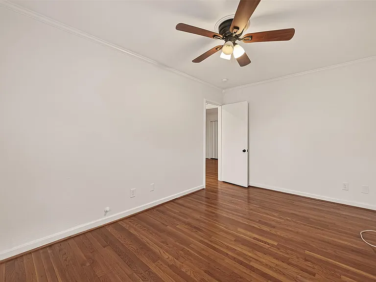 2021 Southgate Blvd #6 — Photo 20