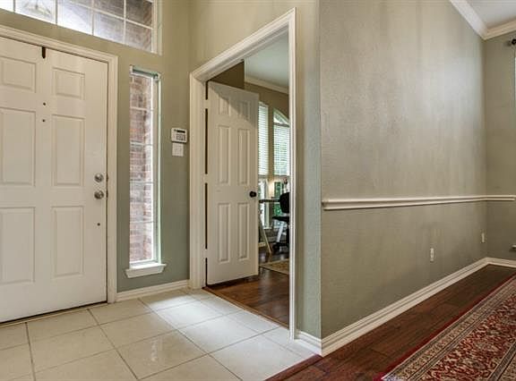 3rd image of 5917 Blue Spruce Ln