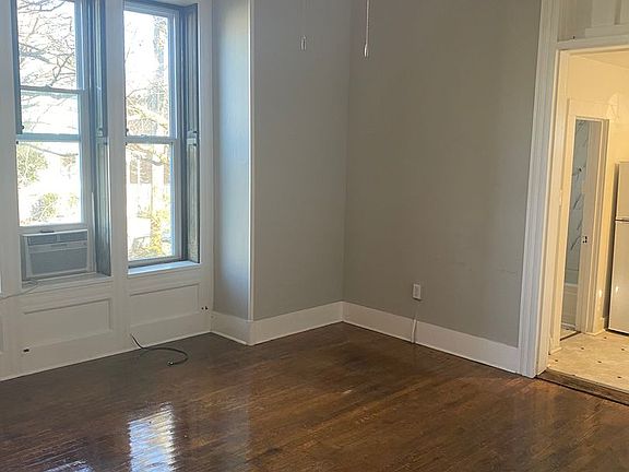 3rd image of 1516 Highland Ave APT 1