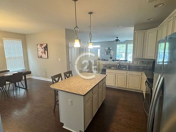 5th image of 346 Harmony Dr