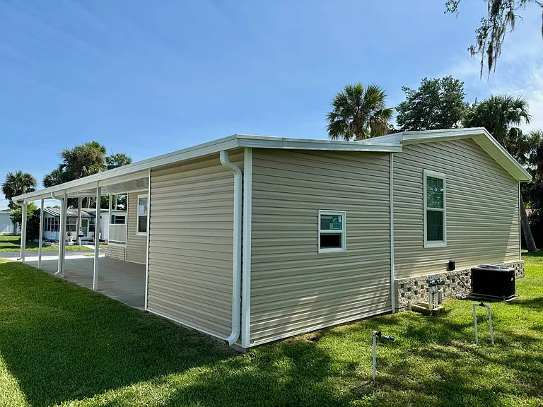 1284 Plymouth Pl — Photo 11