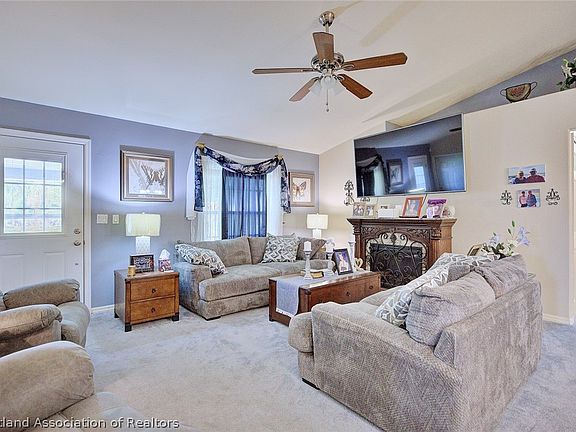 5th image of 4522 Thompson Ave