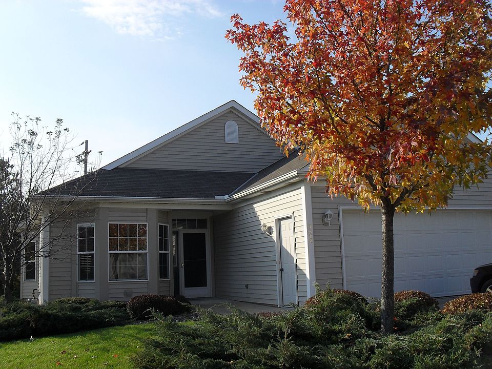 1st image of 122 Village Dr #4