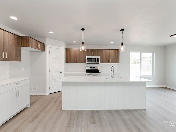 5th image of 1104 E Perjue Basin Dr