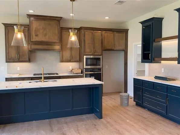 12713 W 174th St, Overland Park, KS 66221