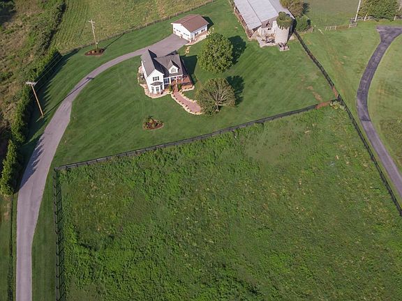 2nd image of 28414 Hawthorne Dr