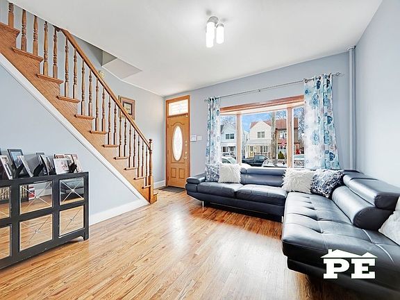 3rd image of 1843 E 38th St