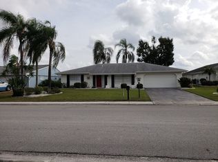 1506 New Bedford Dr, Sun City Center, FL 33573
