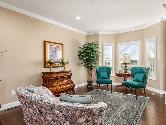 4th image of 112 Gray Stone Ct
