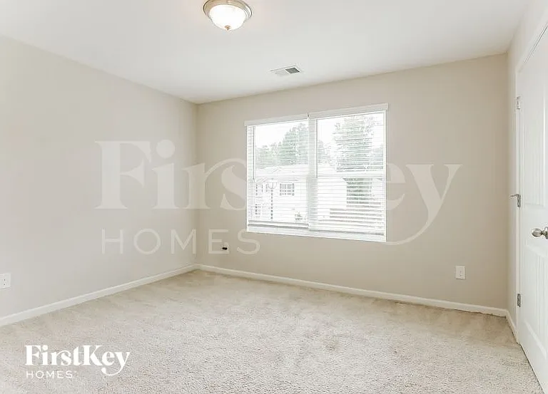 220 Polo Field Way — Photo 8