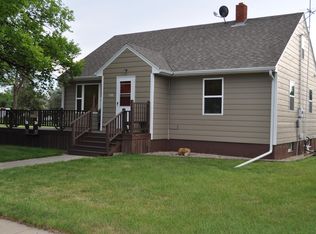 711 3rd Ave E, Lemmon, SD 57638
