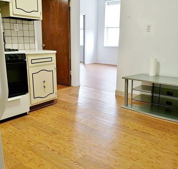 1st image of 2040 42nd St APT 3F