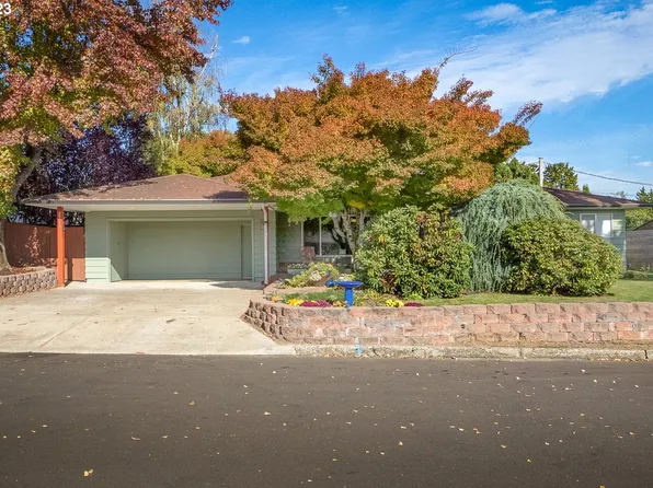 2735 16th Ave, Forest Grove, OR 97116