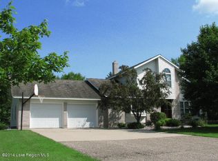 608 Pine Needle Dr, Perham, MN 56573