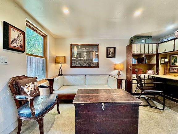 5th image of 1413 Tainter St #B