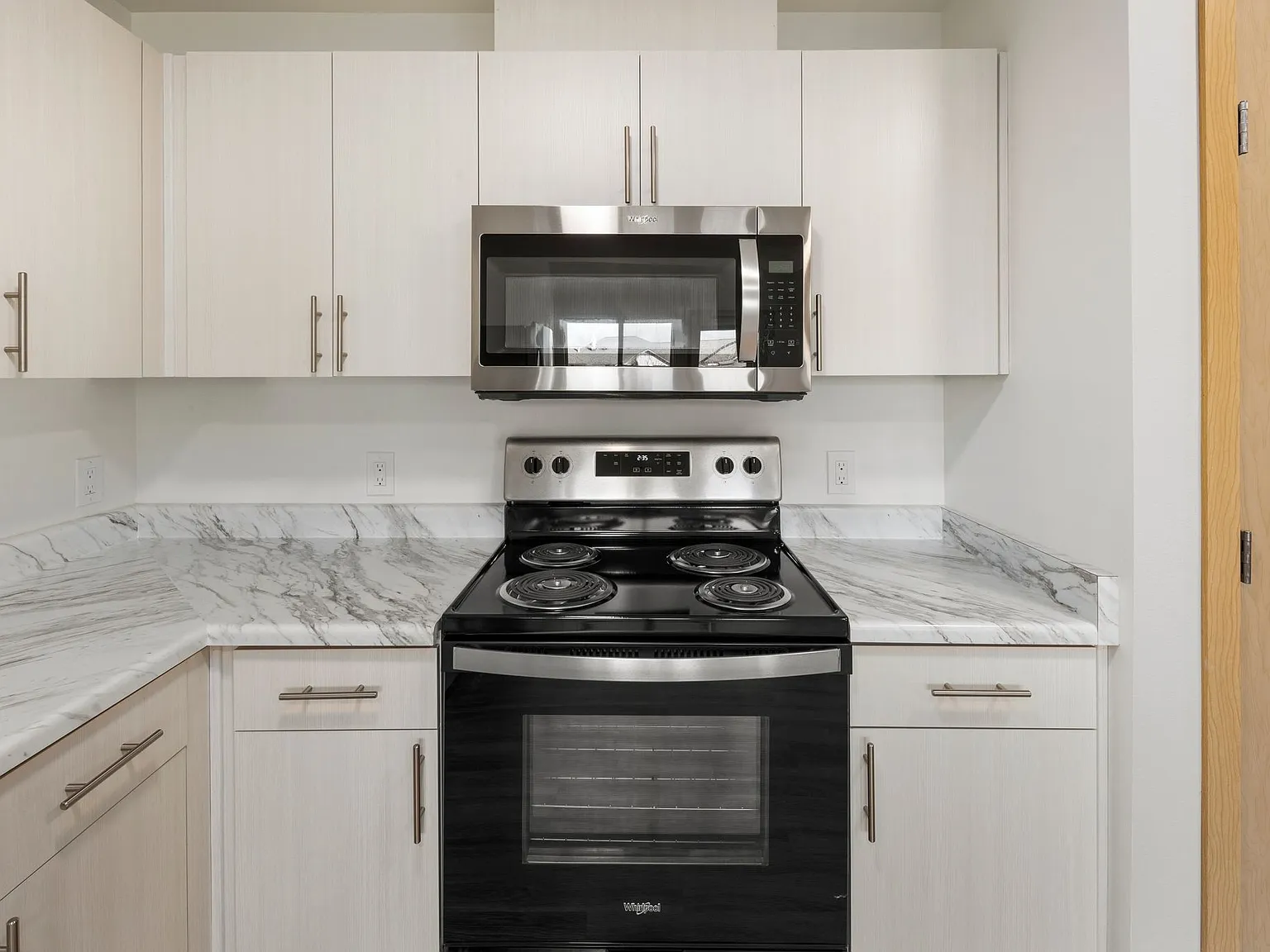 Ovation at Meeker 55+ Senior Apartments — Photo 4