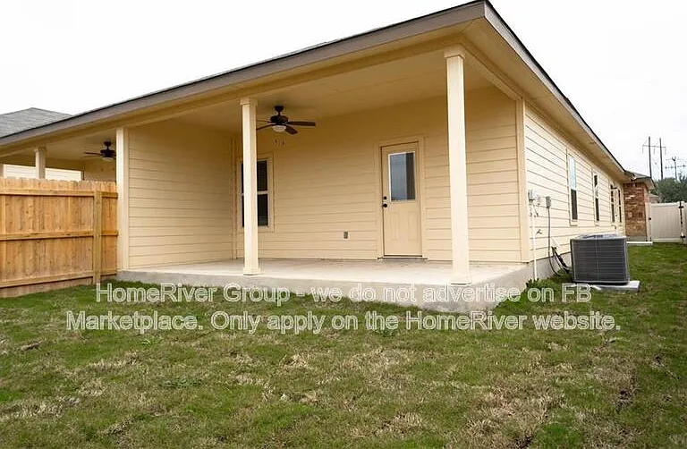 390 Joanne Loop #A — Photo 15