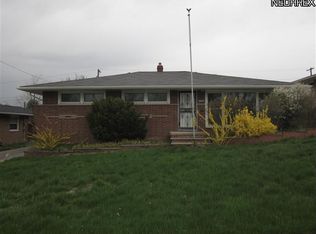 2800 Somia Dr, Parma, OH 44134