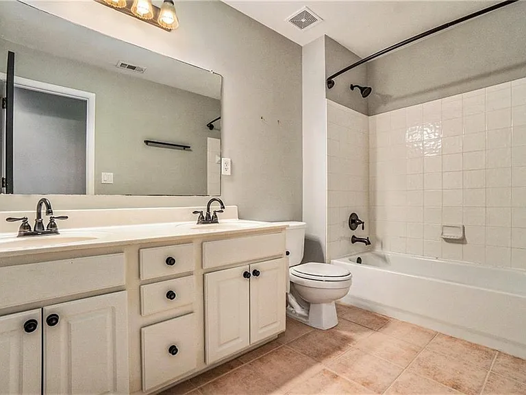 4893 Delford Ct SE — Photo 18