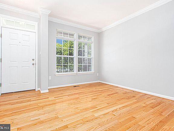 4th image of 6051 Ivy League Dr